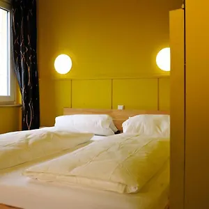 Happy End **** Monaco di Baviera