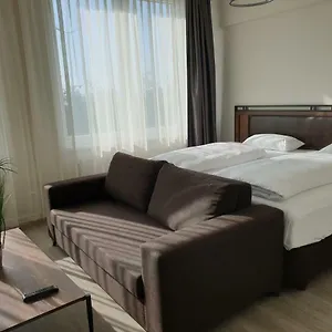 Motel Plus Schoenefeld 3*, Schönefeld Alemania